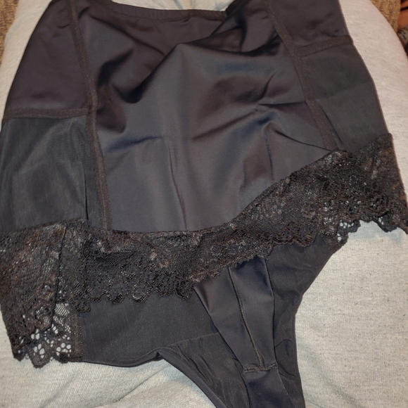 Woman Within Sqweem - Picture 1 of 1